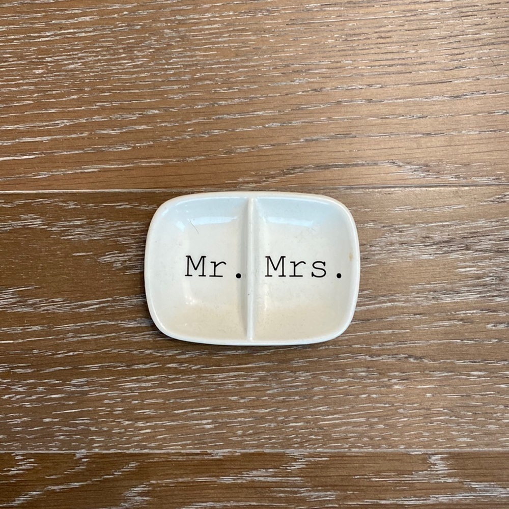 Creative Co-Op Mr & Mrs Ring Holder